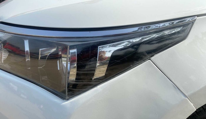 2014 Toyota Corolla Altis G, Petrol, Manual, 68,409 km, Left headlight - Minor scratches