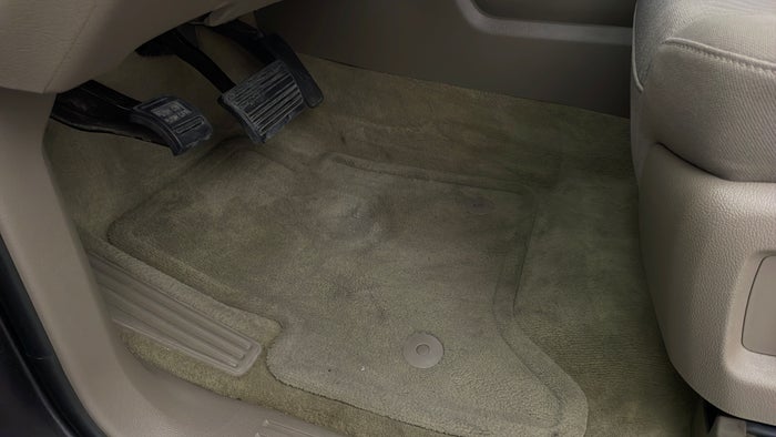 GMC YUKON-Flooring Front LHS Stain
