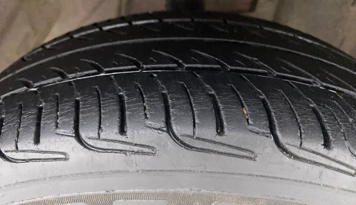 2015 Datsun Go Plus T, Petrol, Manual, 73,717 km, Right Front Tyre Tread