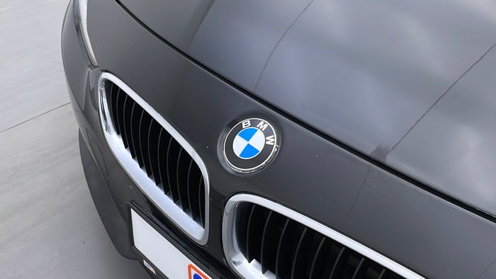 BMW 320I-Bumper Front Scratch