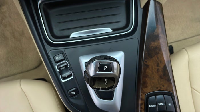 BMW 320I-Gear lever Knob Broken