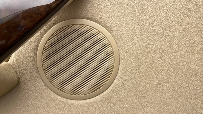 BMW 320I-Speakers