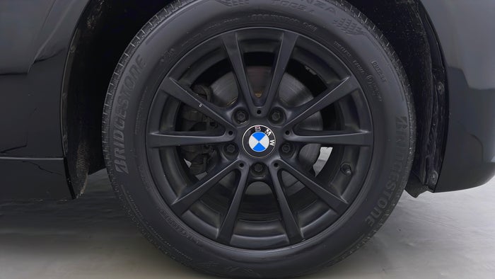 BMW 320I-Alloy Wheel RHS Front Scratch