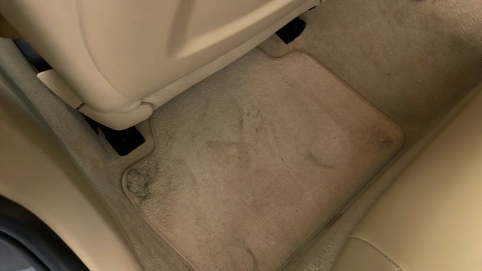 BMW 320I-Flooring 2nd Row LHS Stain