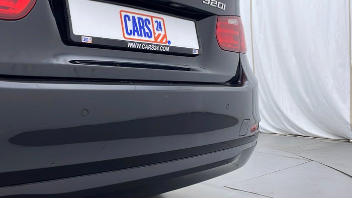 BMW 320I-Bumper Rear Scratch