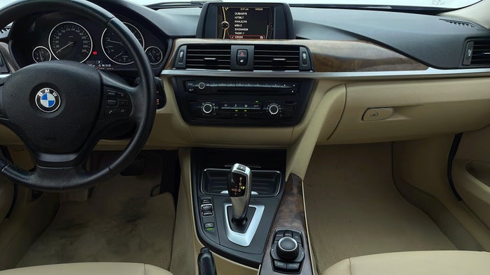 BMW 320I-Center Console