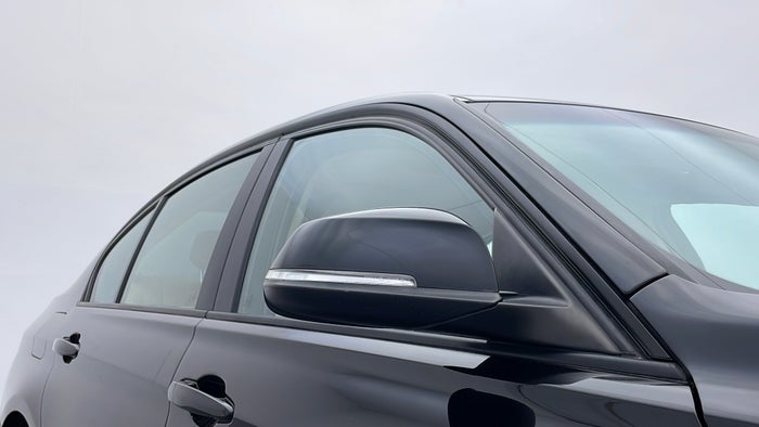 BMW 320I-ORVM RHS Faded