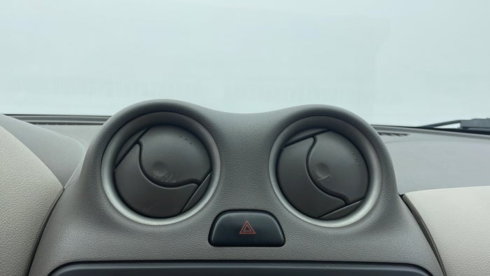 NISSAN MICRA-Dashboard AC Vent Scratch