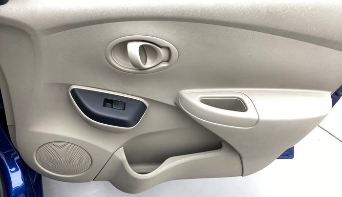 2017 Datsun Go T, Petrol, Manual, 21,939 km, Driver Side Door Panels Control
