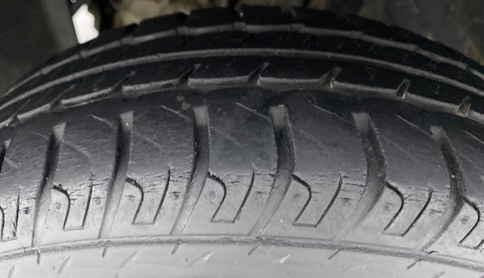 2017 Datsun Go T, Petrol, Manual, 21,939 km, Left Front Tyre Tread