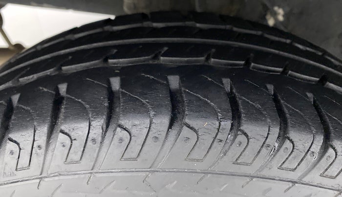 2017 Datsun Go T, Petrol, Manual, 21,939 km, Right Rear Tyre Tread