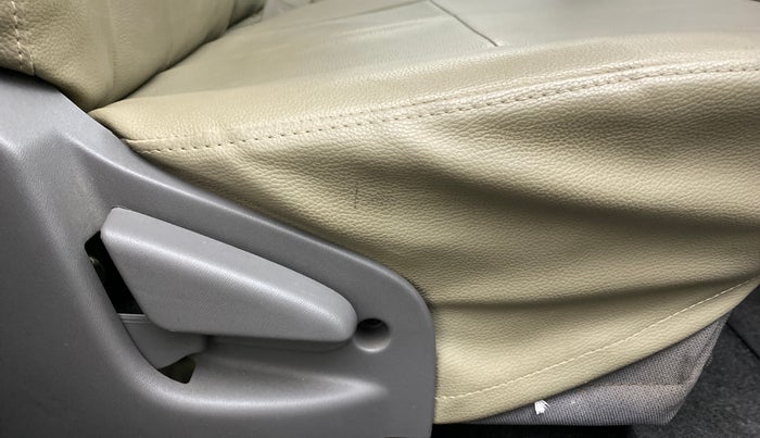2017 Datsun Go T, Petrol, Manual, 21,939 km, Driver Side Adjustment Panel
