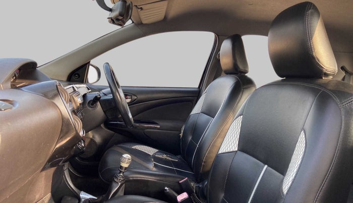 2014 Toyota Etios CROSS VD, Diesel, Manual, 62,381 km, Right Side Front Door Cabin