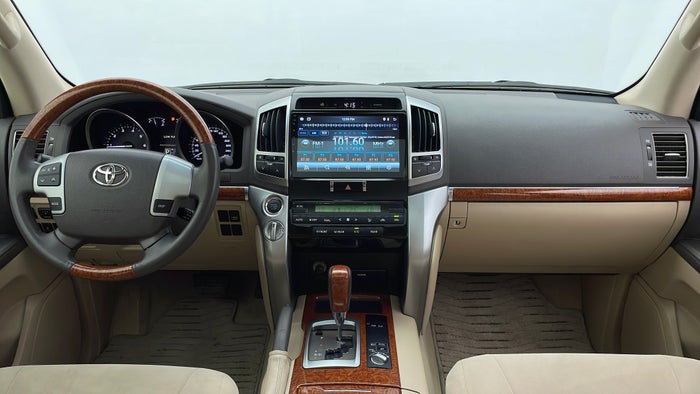 TOYOTA LAND CRUISER-Dashboard View