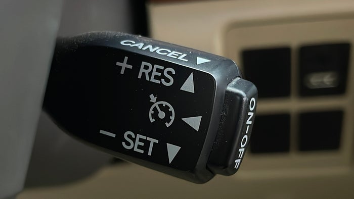 TOYOTA LAND CRUISER-Cruise Control