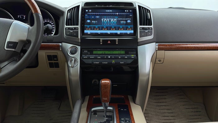 TOYOTA LAND CRUISER-Center Console