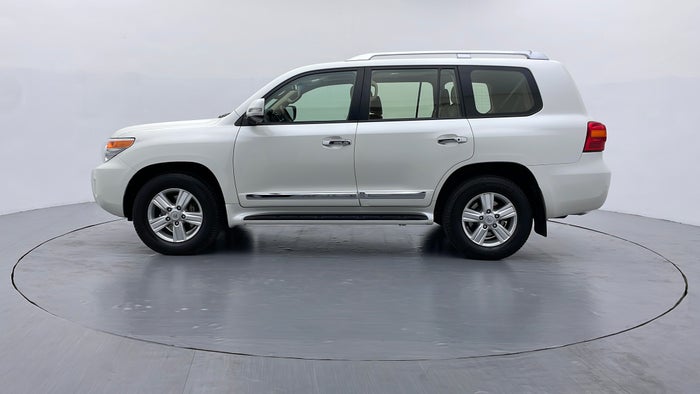TOYOTA LAND CRUISER-Left Side View
