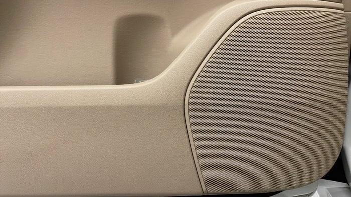 TOYOTA LAND CRUISER-Speakers