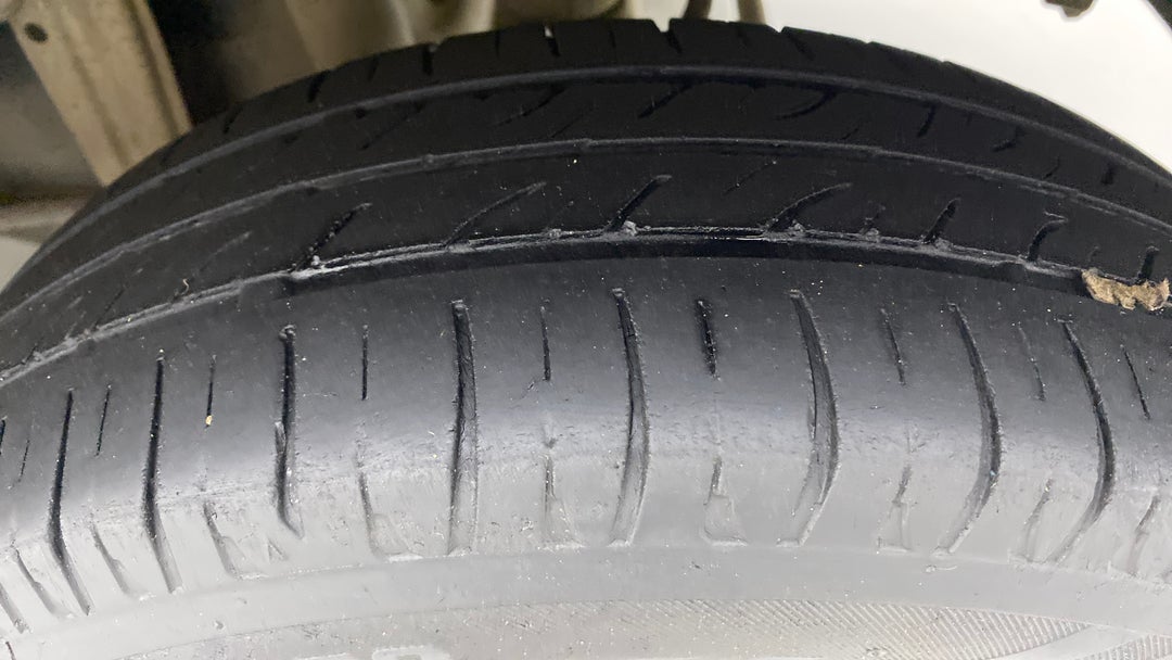 Left Rear Tyre Tread