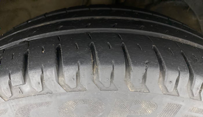 2019 Maruti XL6 ZETA SHVS, Petrol, Manual, 18,248 km, Right Front Tyre Tread