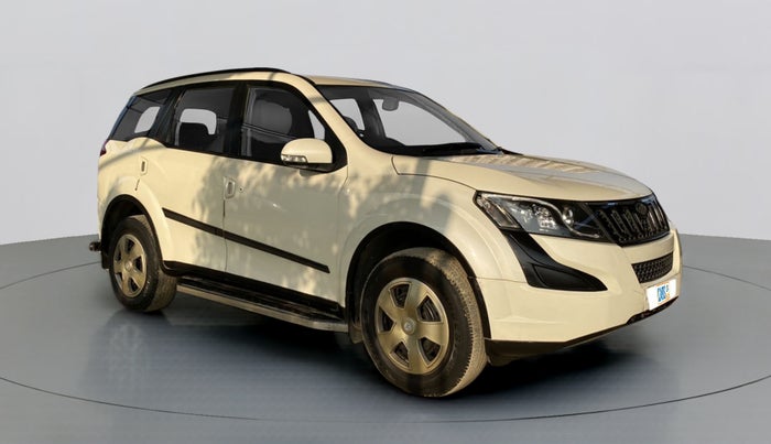 2016 Mahindra XUV500 W6 4X2, Diesel, Manual, 60,390 km, Right Front Diagonal