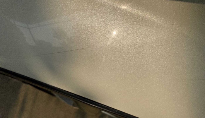 2016 Mahindra XUV500 W6 4X2, Diesel, Manual, 60,390 km, Right fender - Minor scratches