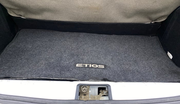 2015 Toyota Etios Liva G, Petrol, Manual, 41,398 km, Boot Inside