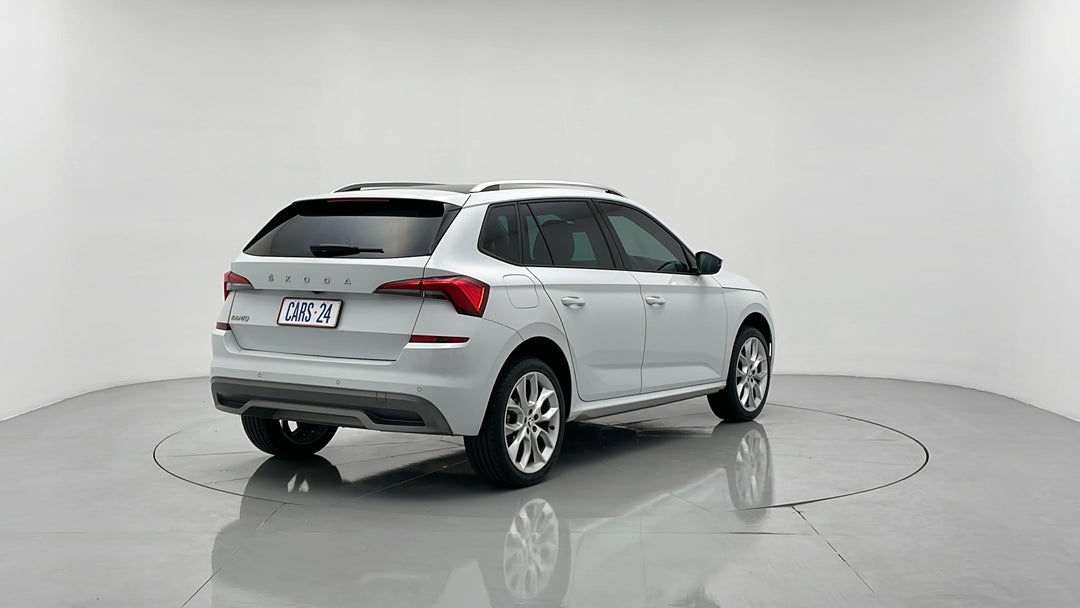 Right Back Diagonal (45- Degree) View