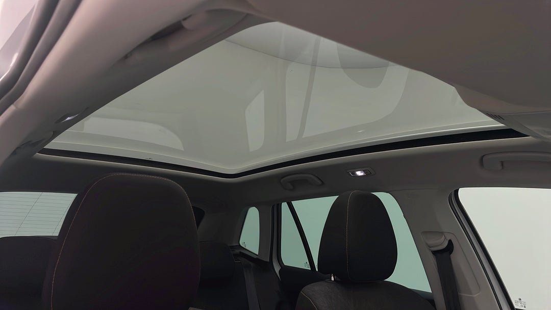 Interior Sunroof/Moonroof