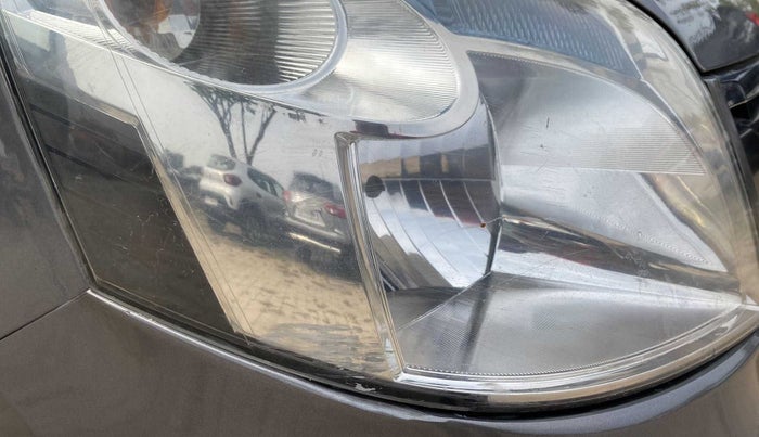 2015 Maruti Wagon R 1.0 VXI, Petrol, Manual, 61,481 km, Right headlight - Minor scratches
