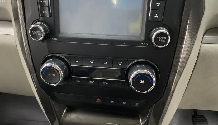 2015 Mahindra Scorpio S10, Diesel, Manual, 39,216 km, AC Unit - Directional switch has minor damage