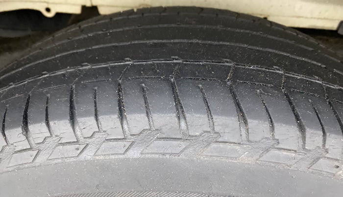 2015 Mahindra Scorpio S10, Diesel, Manual, 39,216 km, Right Rear Tyre Tread
