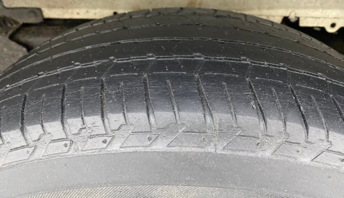 2015 Mahindra Scorpio S10, Diesel, Manual, 39,216 km, Left Rear Tyre Tread
