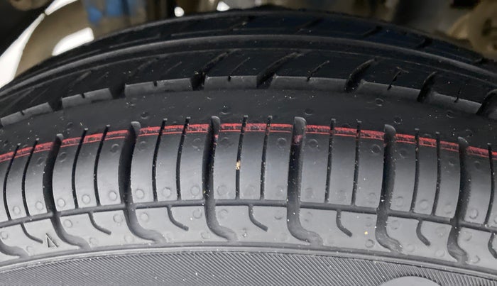 2018 Maruti Alto 800 LXI, Petrol, Manual, 36,974 km, Right Rear Tyre Tread