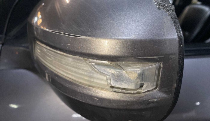 2014 Maruti Swift VDI ABS, Diesel, Manual, 56,877 km, Left rear-view mirror - Indicator light has minor damage