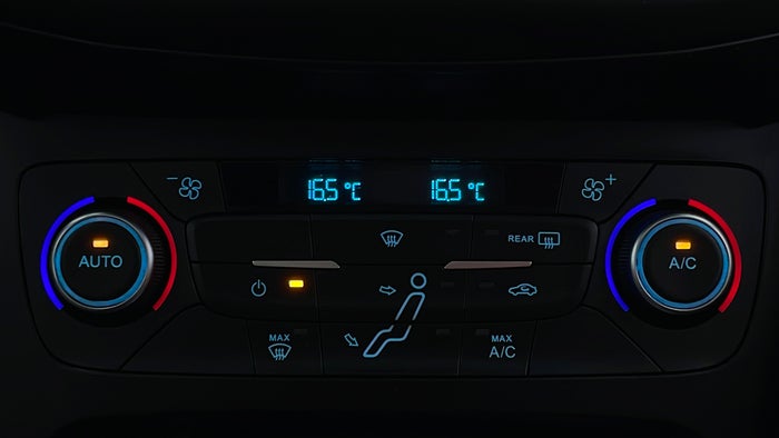 FORD FOCUS-Automatic Climate Control