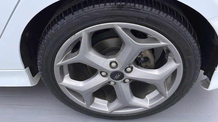 FORD FOCUS-Alloy Wheel LHS Rear Scratch