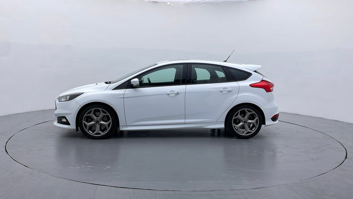 FORD FOCUS-Left Side View
