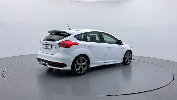 FORD FOCUS-Right Back Diagonal (45- Degree) View