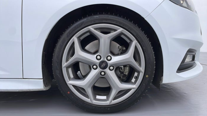 FORD FOCUS-Right Front Tyre