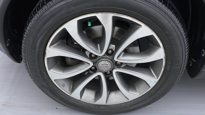 NISSAN JUKE-Alloy Wheel LHS Front Scratch