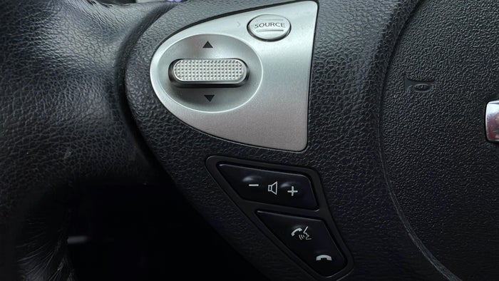 NISSAN JUKE-Drivers Control