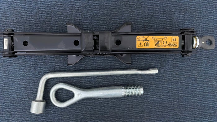 NISSAN JUKE-Tool Kit