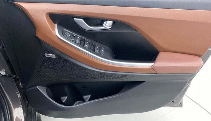 2021 Hyundai ALCAZAR 1.5 SIGNATURE (O) AT 6STR, Diesel, Automatic, 24,395 km, Driver Side Door Panels Control