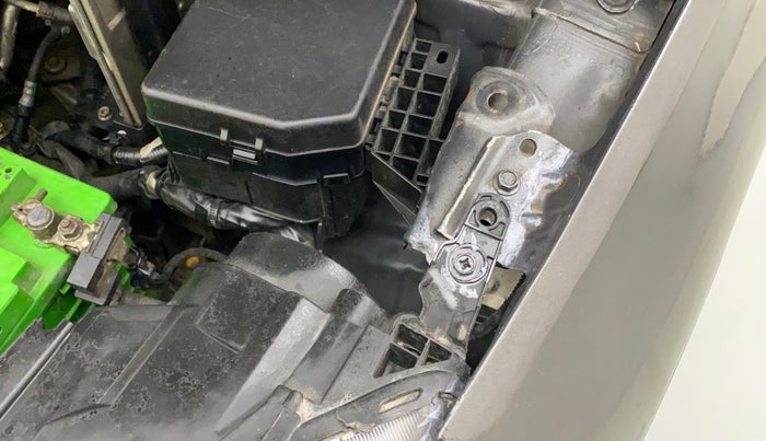 2018 Maruti Vitara Brezza ZDI, Diesel, Manual, 90,675 km, Left headlight - Clamp has minor damage