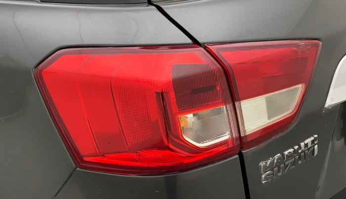 2018 Maruti Vitara Brezza ZDI, Diesel, Manual, 90,675 km, Left tail light - Minor scratches
