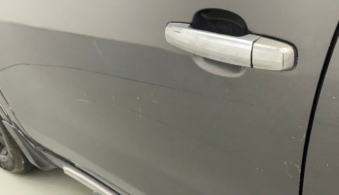 2018 Maruti Vitara Brezza ZDI, Diesel, Manual, 90,675 km, Front passenger door - Minor scratches