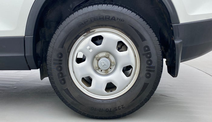 2021 Tata Safari XM 2.0 KRYOTEC, Diesel, Manual, 12,987 km, Left Rear Wheel