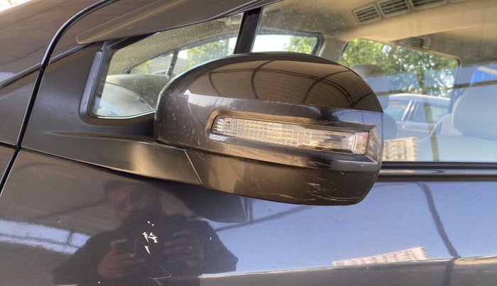 2016 Maruti Ertiga VDI SHVS, Diesel, Manual, 91,212 km, Left rear-view mirror - Minor folding noise