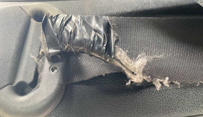 2018 Renault Kwid RXT, Petrol, Manual, 41,519 km, Front left seat (passenger seat) - Seat belt slightly torn